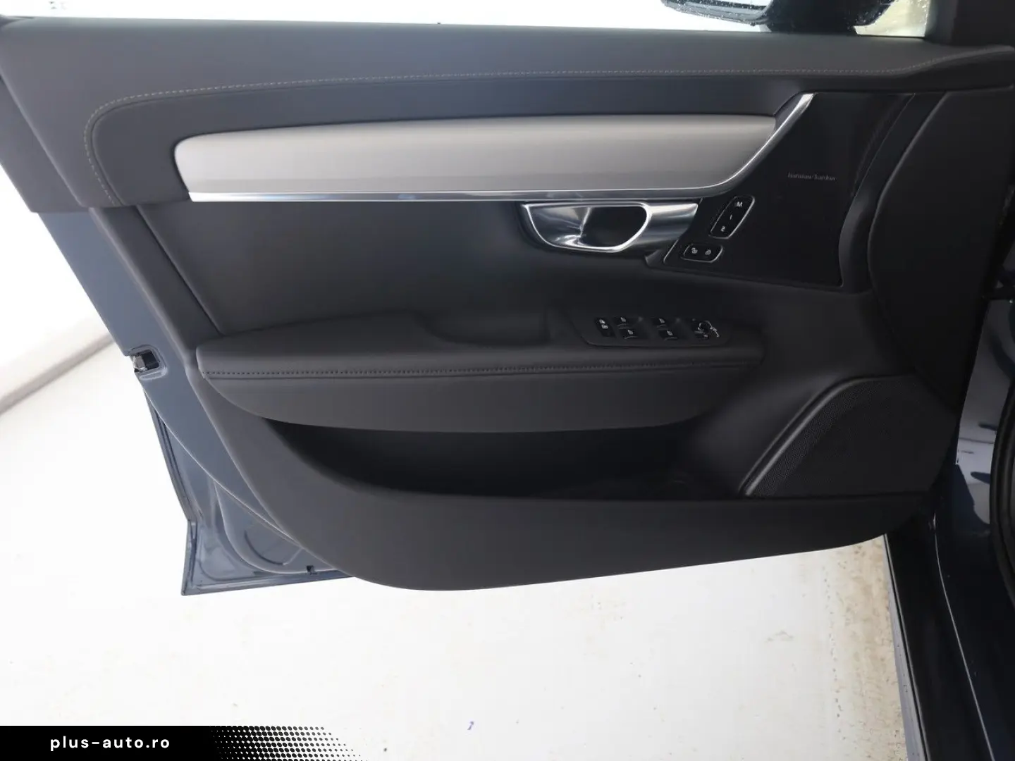 VOLVO V90 T6 Plus Dark Recharge Plug-In Hybrid AWD