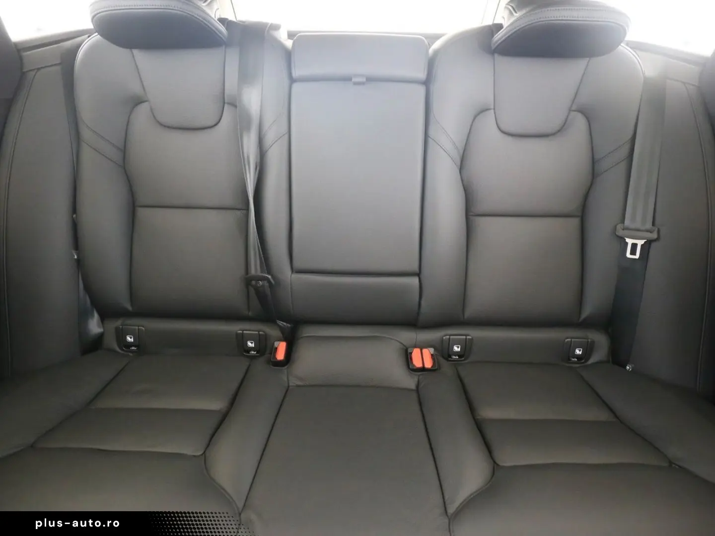 VOLVO V90 T6 Plus Dark Recharge Plug-In Hybrid AWD