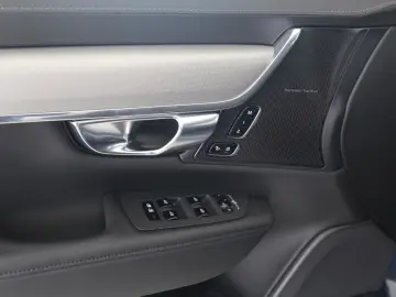 VOLVO V90 T6 Plus Dark Recharge Plug-In Hybrid AWD