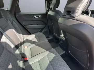 VOLVO XC60 Recharge T6 Twin Engine Core Plug-In Hybrid