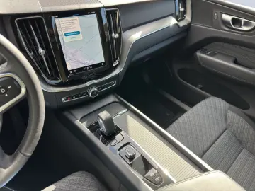 VOLVO XC60 Recharge T6 Twin Engine Core Plug-In Hybrid