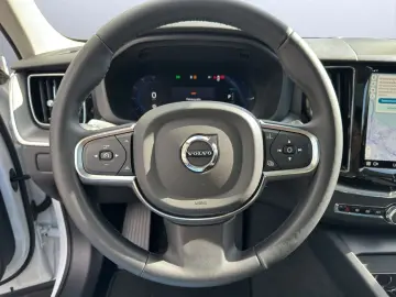 VOLVO XC60 Recharge T6 Twin Engine Core Plug-In Hybrid