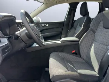 VOLVO XC60 Recharge T6 Twin Engine Core Plug-In Hybrid