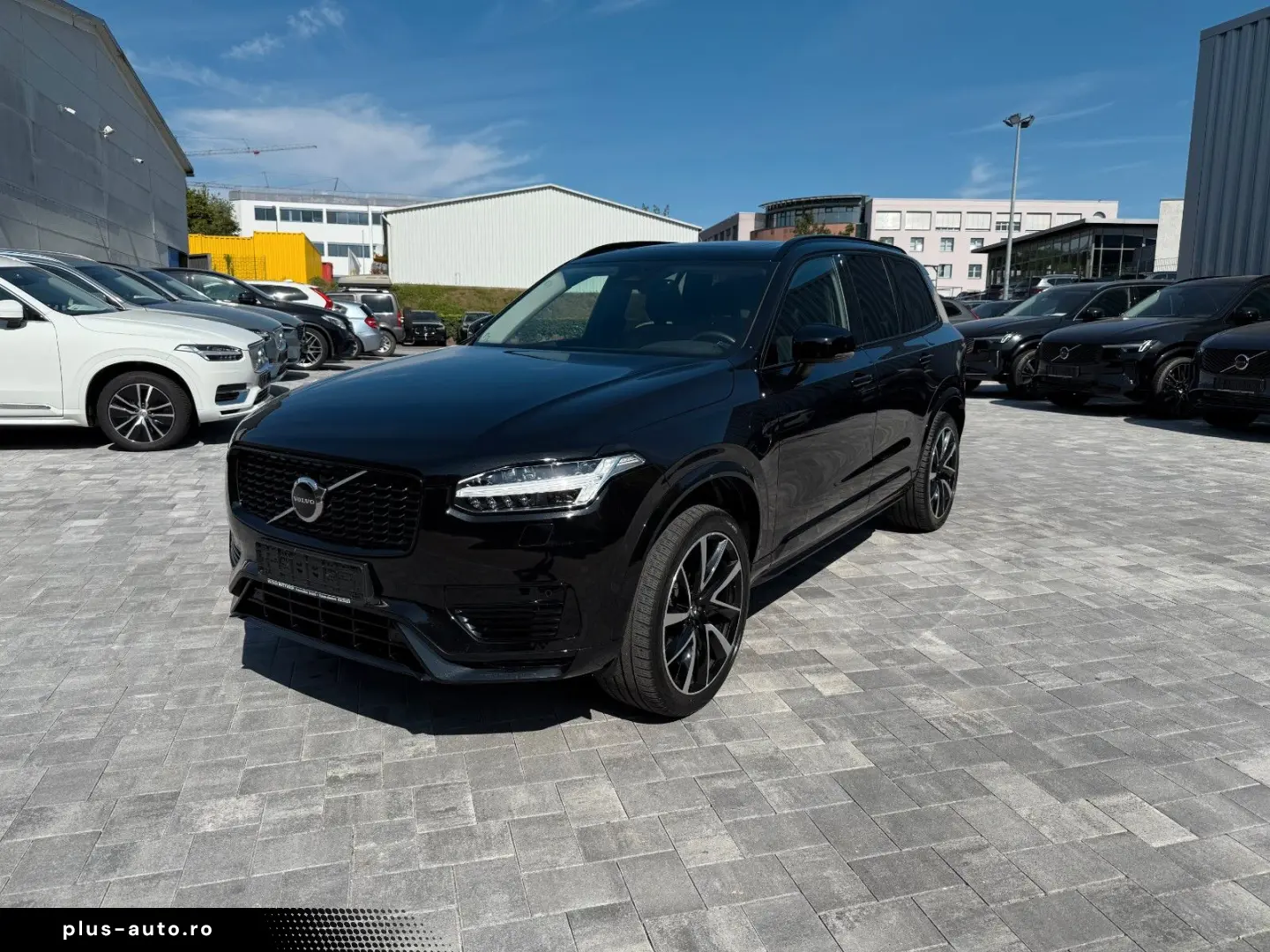 VOLVO XC90 T8 AWD PLUS DARK AHK CAM PANO BEL.SITZE HK