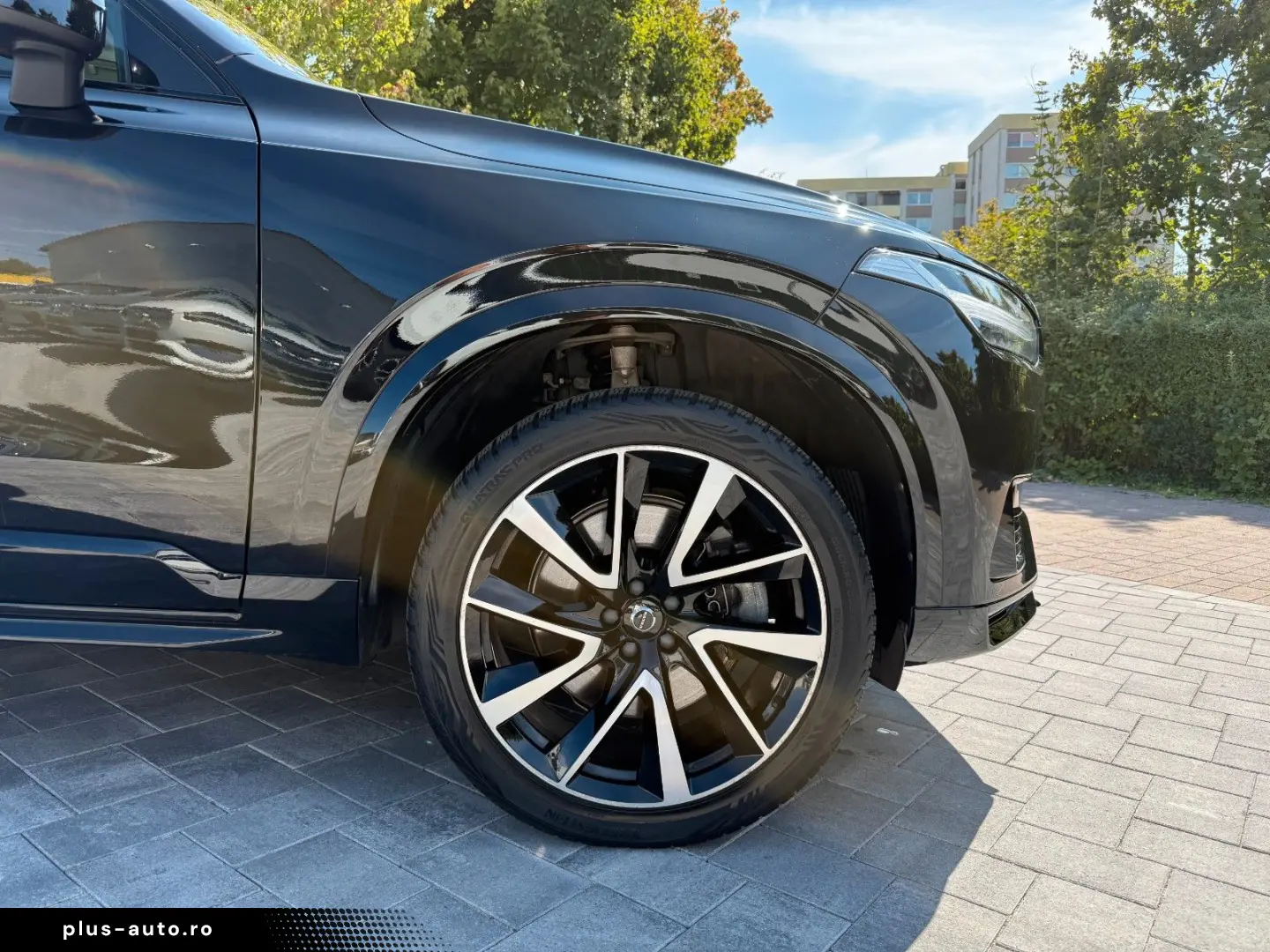 VOLVO XC90 T8 AWD PLUS DARK AHK CAM PANO BEL.SITZE HK