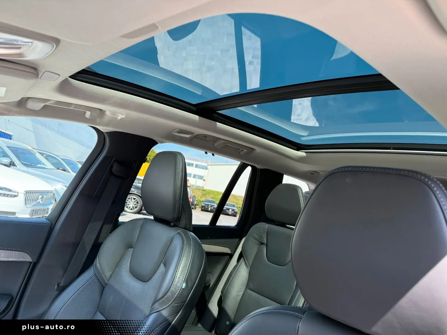 VOLVO XC90 T8 AWD PLUS DARK AHK CAM PANO BEL.SITZE HK