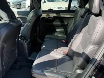 VOLVO XC90 T8 AWD PLUS DARK AHK CAM PANO BEL.SITZE HK