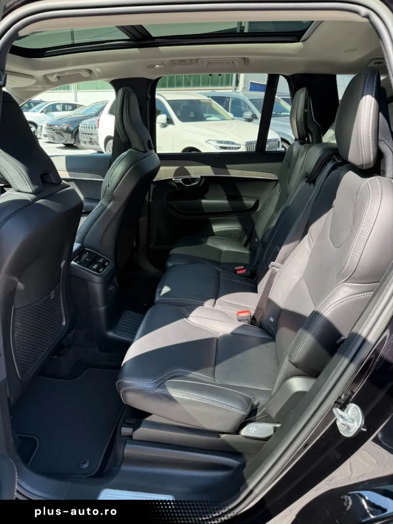 VOLVO XC90 T8 AWD PLUS DARK AHK CAM PANO BEL.SITZE HK