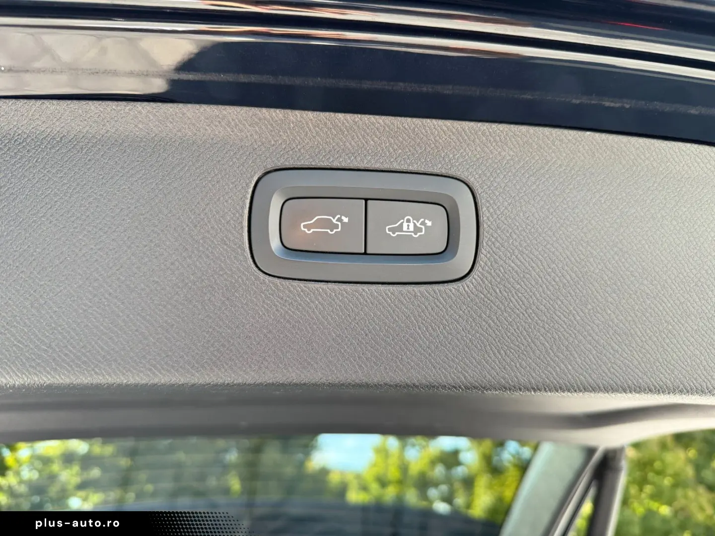 VOLVO XC90 T8 AWD PLUS DARK AHK CAM PANO BEL.SITZE HK