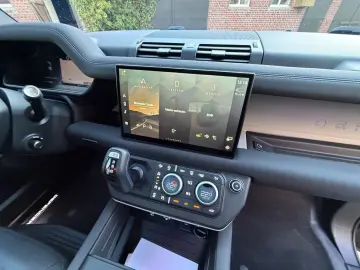 LAND ROVER Defender 110 XS Edition Pano LED AHK Garantie