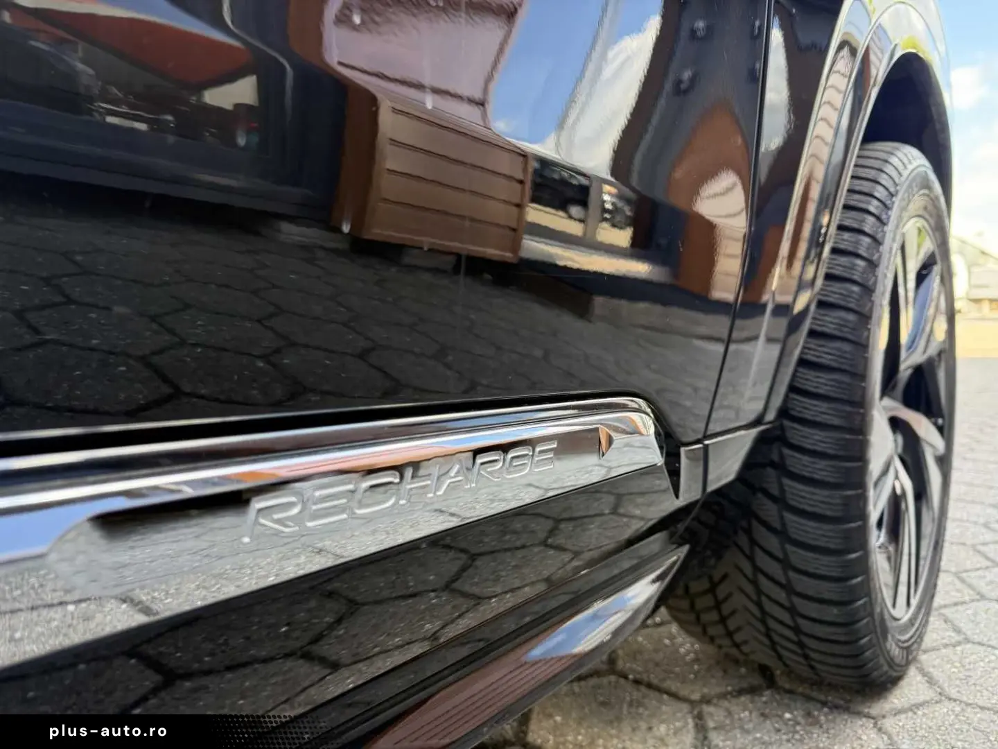 VOLVO XC 90 T8 Core Recharge Plug-In Hybrid AWD