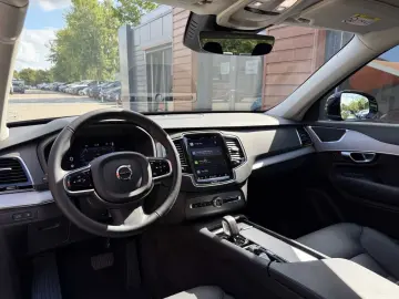VOLVO XC 90 T8 Core Recharge Plug-In Hybrid AWD