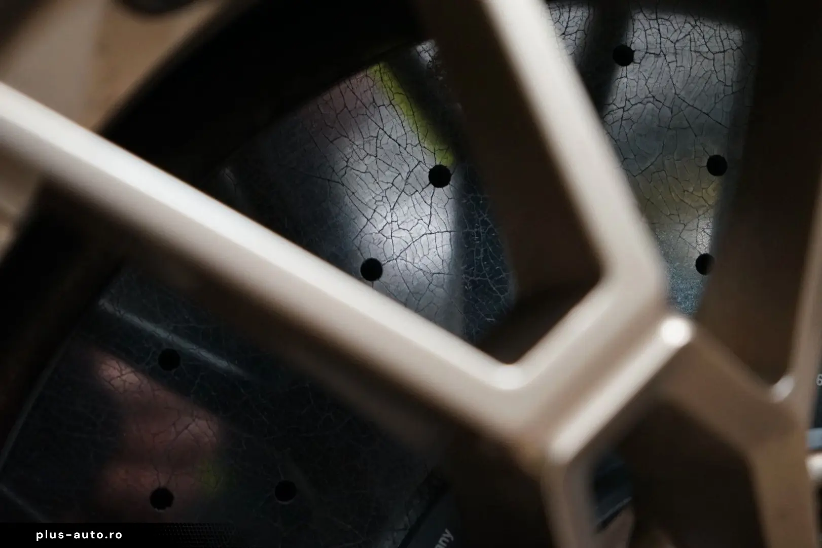 BMW M3 Comp. RWD CERAMIC MERINO LASER 76.240€ NETTO