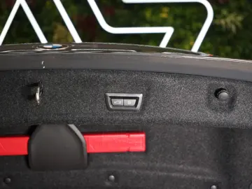 BMW M3 Comp. RWD CERAMIC MERINO LASER 76.240€ NETTO