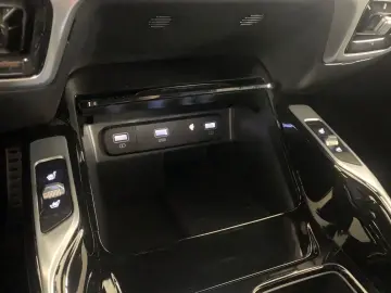 KIA Sorento Platinum 4WD Hybrid LED