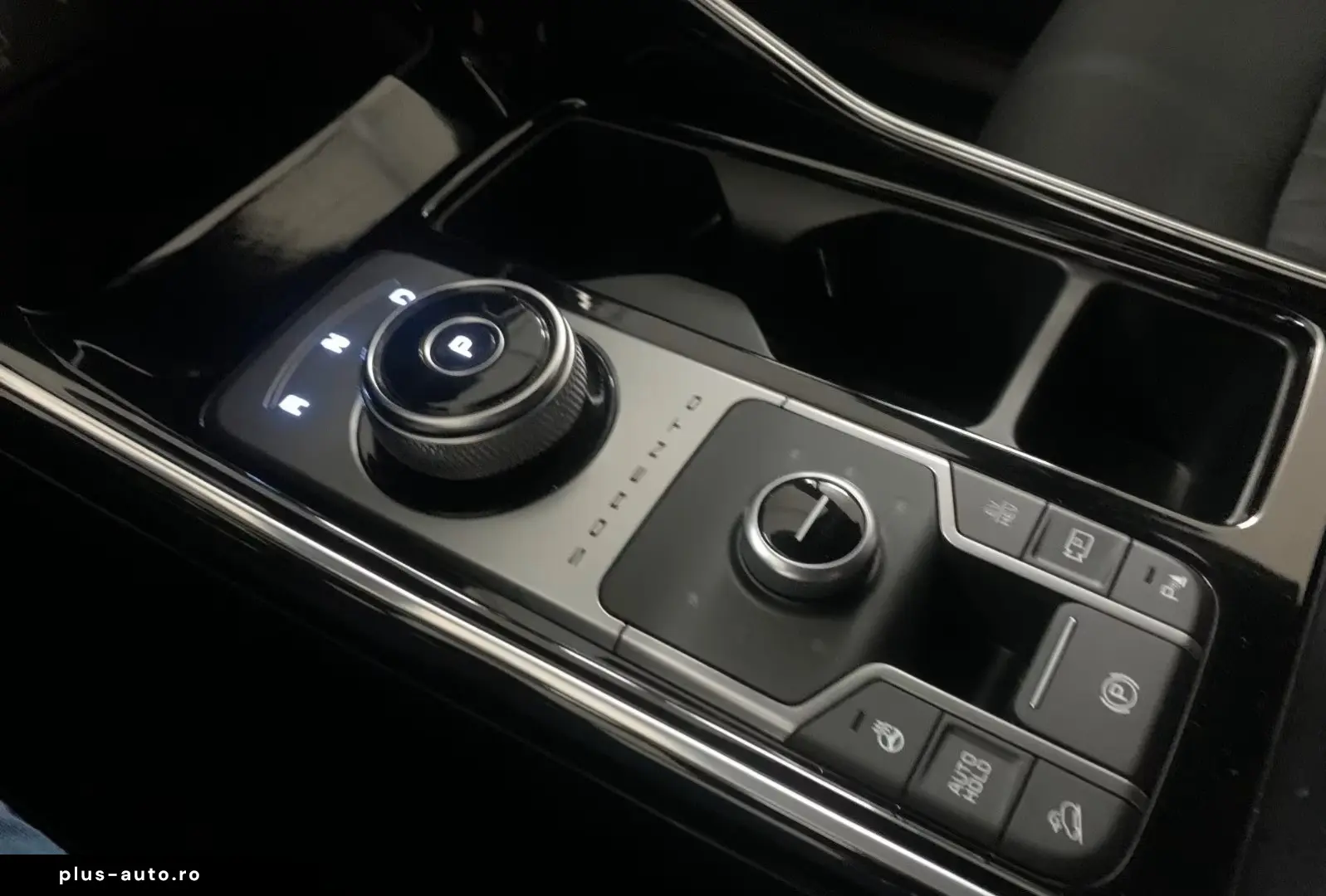 KIA Sorento Platinum 4WD Hybrid LED