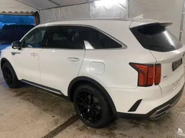 KIA Sorento Platinum 4WD Hybrid LED