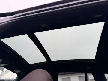 BMW X3 xDr30e xLine PANO Laser HUD Leder KeyGO 4xSHZ