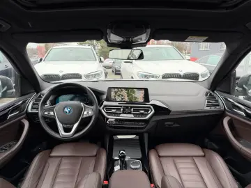 BMW X3 xDr30e xLine PANO Laser HUD Leder KeyGO 4xSHZ