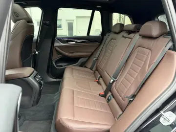 BMW X3 xDr30e xLine PANO Laser HUD Leder KeyGO 4xSHZ