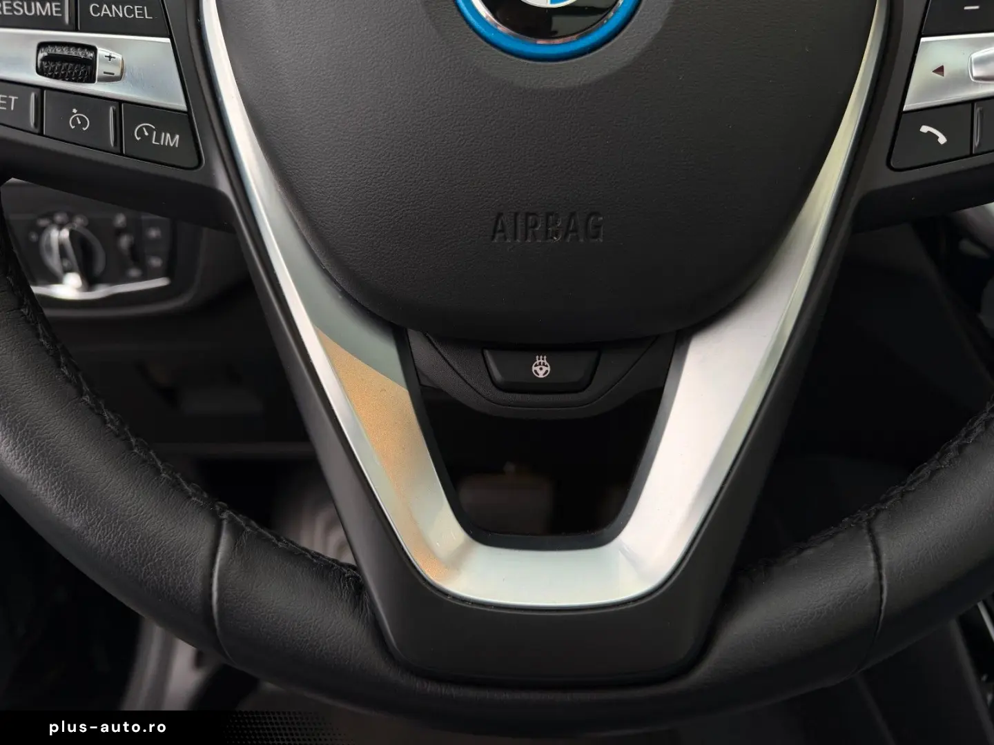 BMW X3 xDr30e xLine PANO Laser HUD Leder KeyGO 4xSHZ