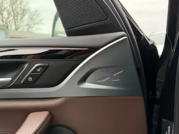 BMW X3 xDr30e xLine PANO Laser HUD Leder KeyGO 4xSHZ