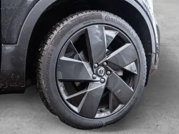 VOLVO XC40 B4 Ultra Black Edition AHK ACC 360