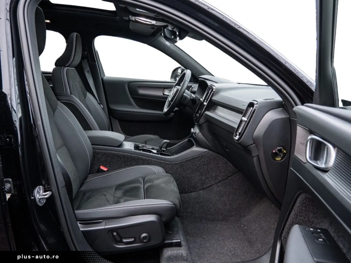 VOLVO XC40 B4 Ultra Black Edition AHK ACC 360