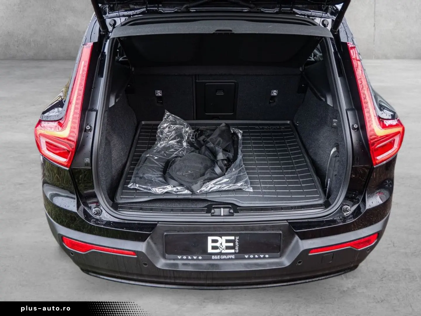 VOLVO XC40 B4 Ultra Black Edition AHK ACC 360