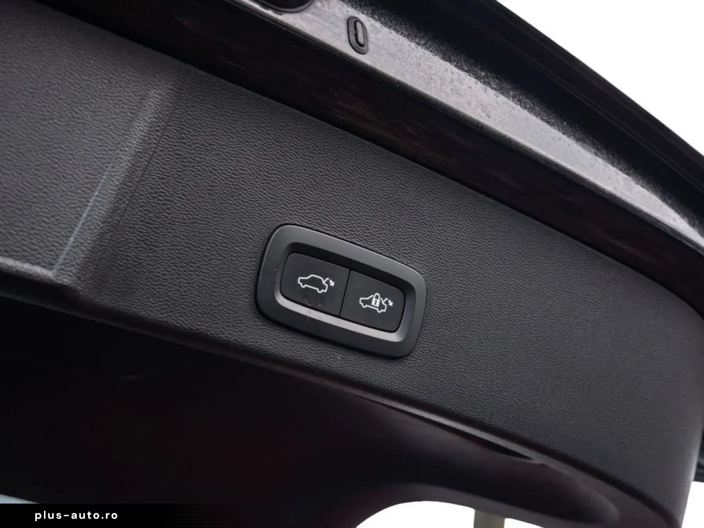 VOLVO XC40 B4 Ultra Black Edition AHK ACC 360