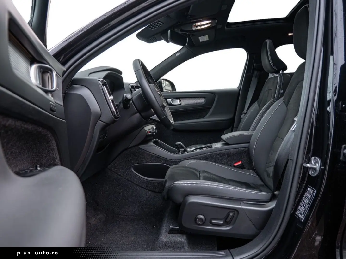 VOLVO XC40 B4 Ultra Black Edition AHK ACC 360