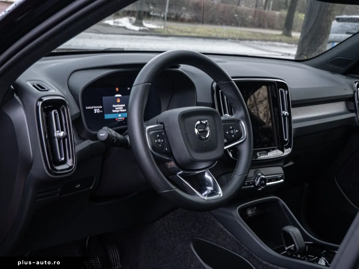 VOLVO XC40 B4 Ultra Black Edition AHK ACC 360