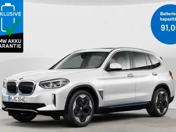 BMW X3 Impressive PANO AHK HUD 360  LED ACC W-LAN