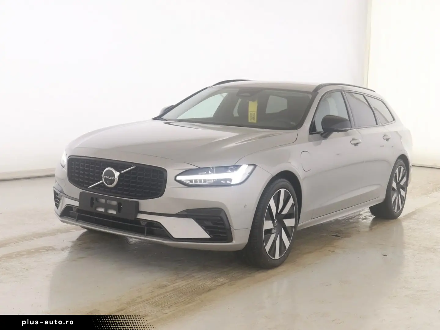 VOLVO V90 T6 Plus Dark Recharge Plug-In Hybrid AWD