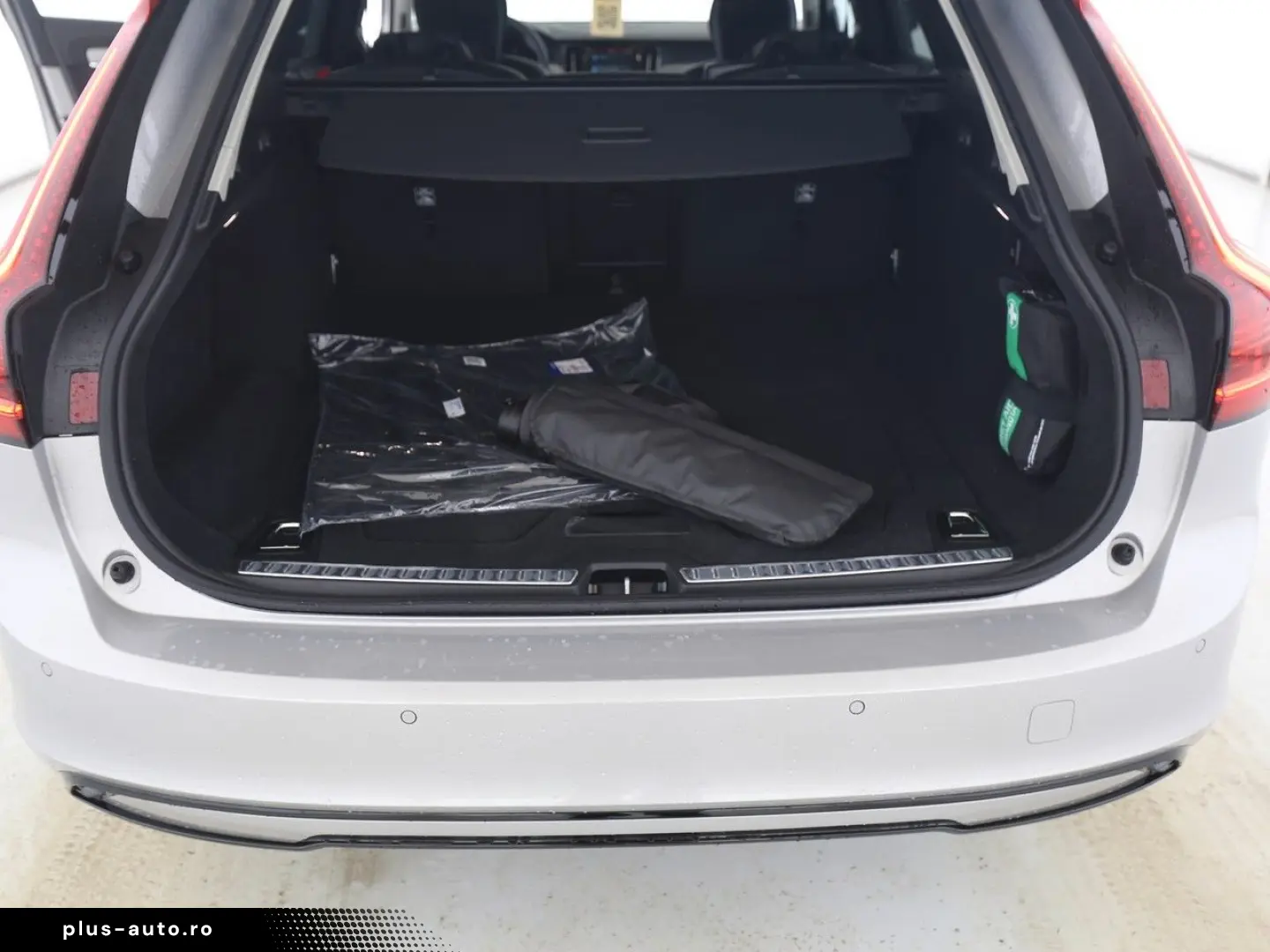 VOLVO V90 T6 Plus Dark Recharge Plug-In Hybrid AWD