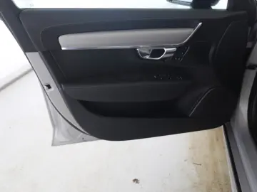 VOLVO V90 T6 Plus Dark Recharge Plug-In Hybrid AWD