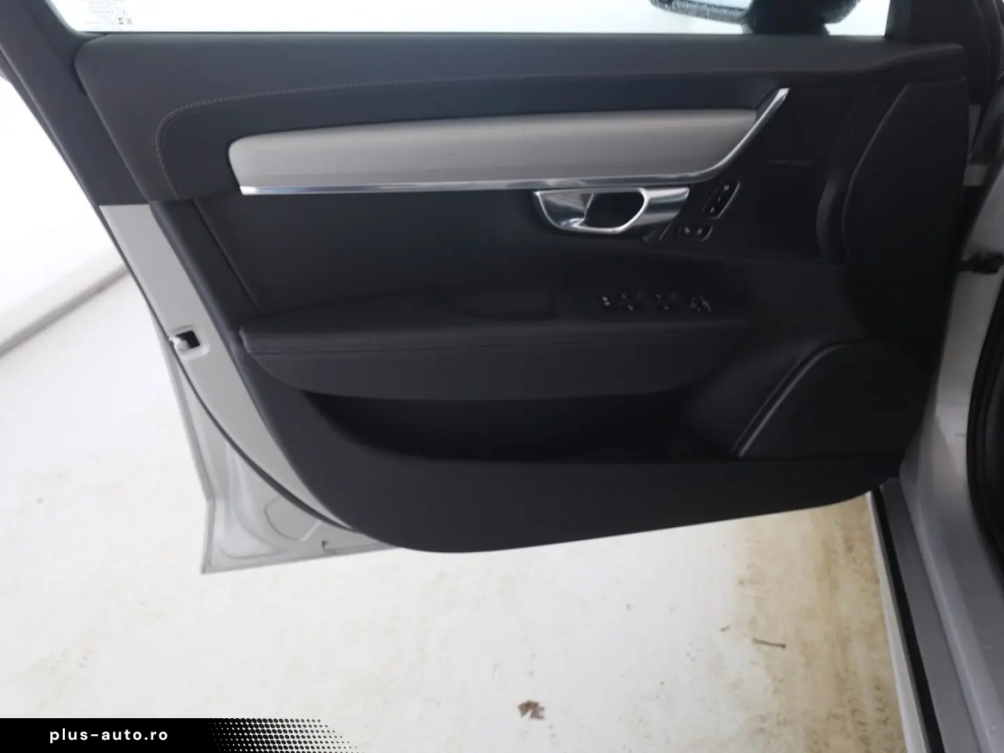 VOLVO V90 T6 Plus Dark Recharge Plug-In Hybrid AWD