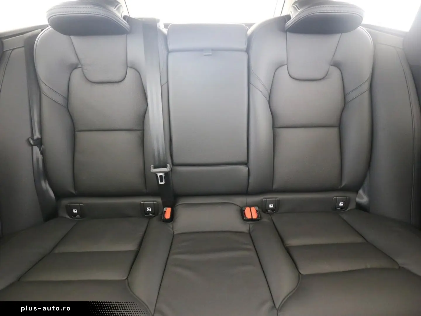 VOLVO V90 T6 Plus Dark Recharge Plug-In Hybrid AWD