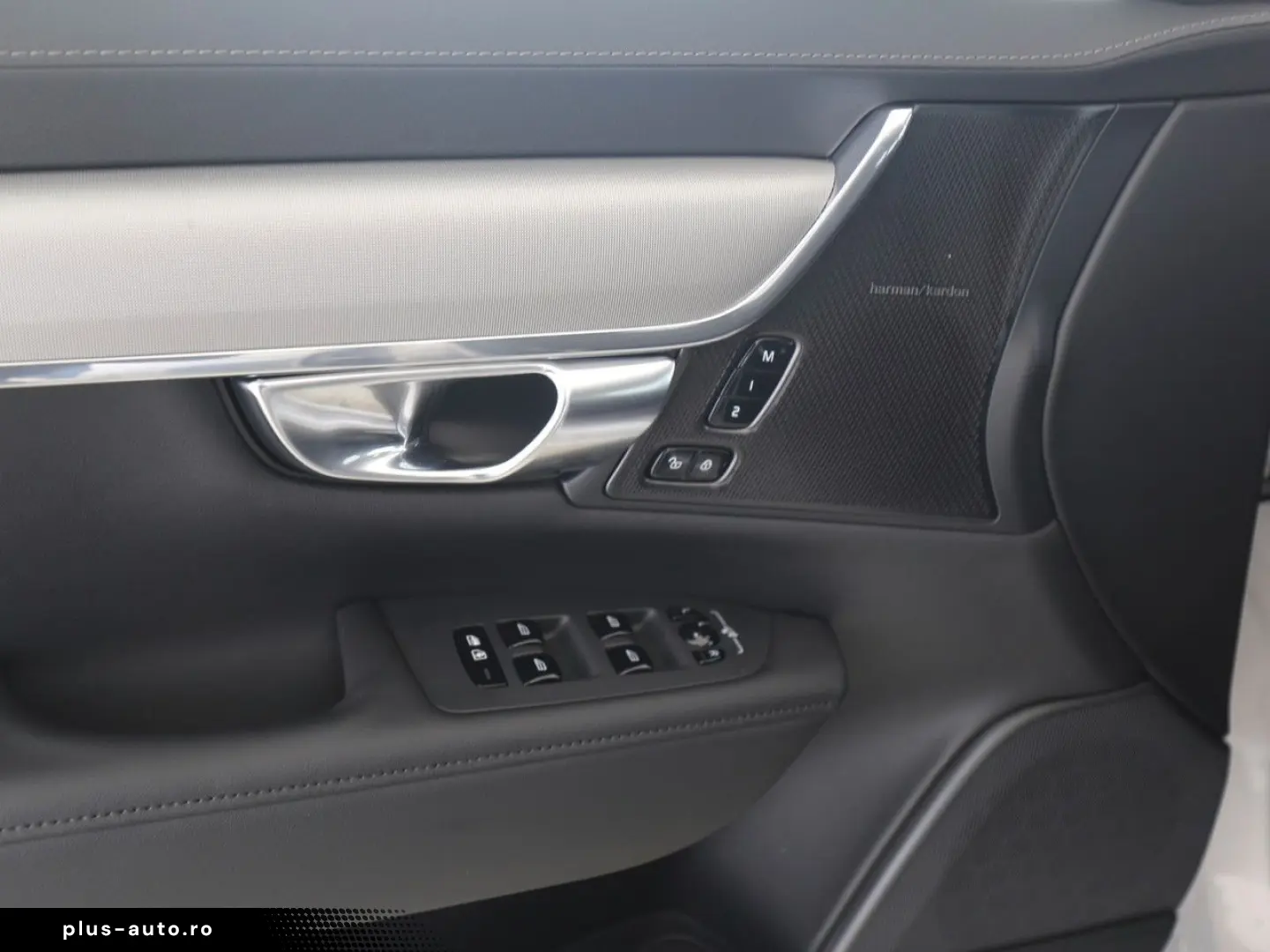 VOLVO V90 T6 Plus Dark Recharge Plug-In Hybrid AWD