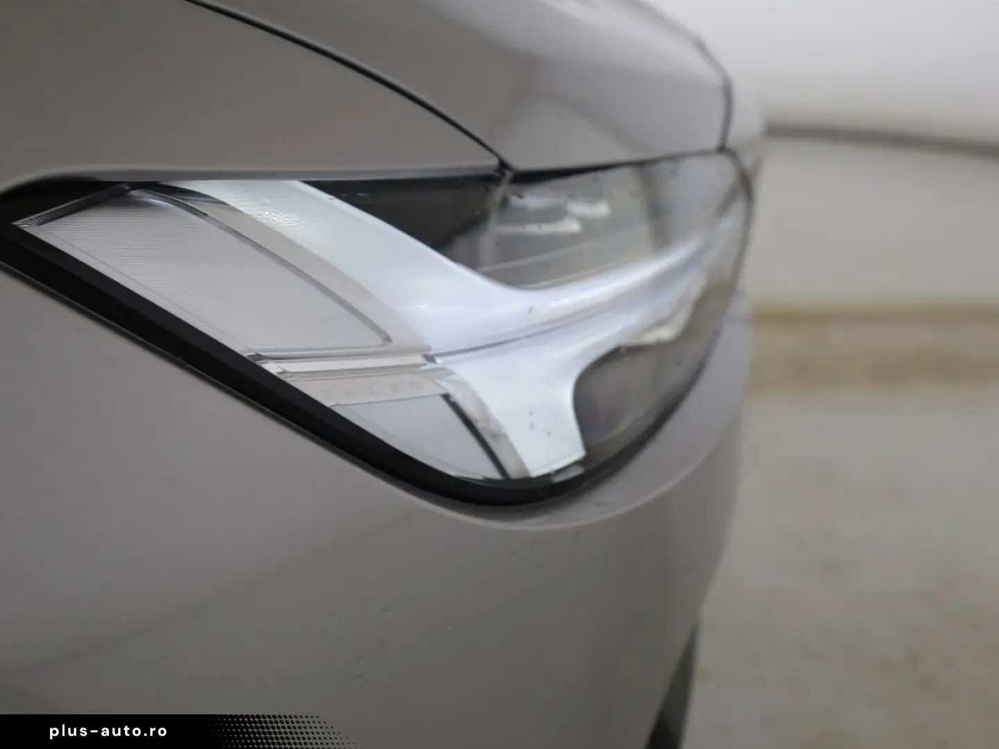 VOLVO V90 T6 Plus Dark Recharge Plug-In Hybrid AWD