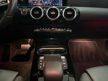 MERCEDES-BENZ CLA 250 e Urban