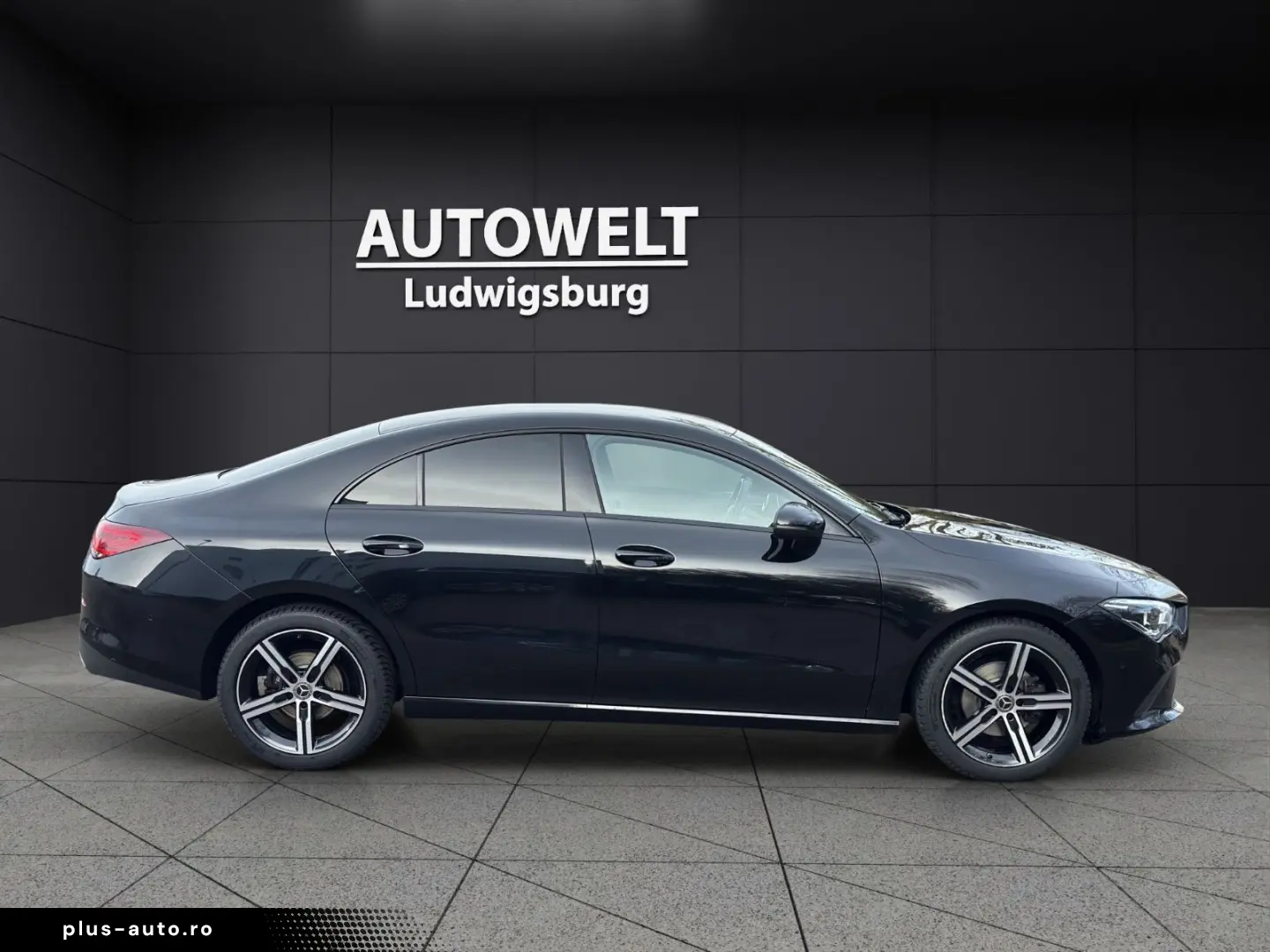 MERCEDES-BENZ CLA 180 Progressive