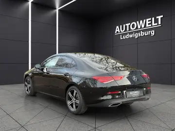 MERCEDES-BENZ CLA 180 Progressive