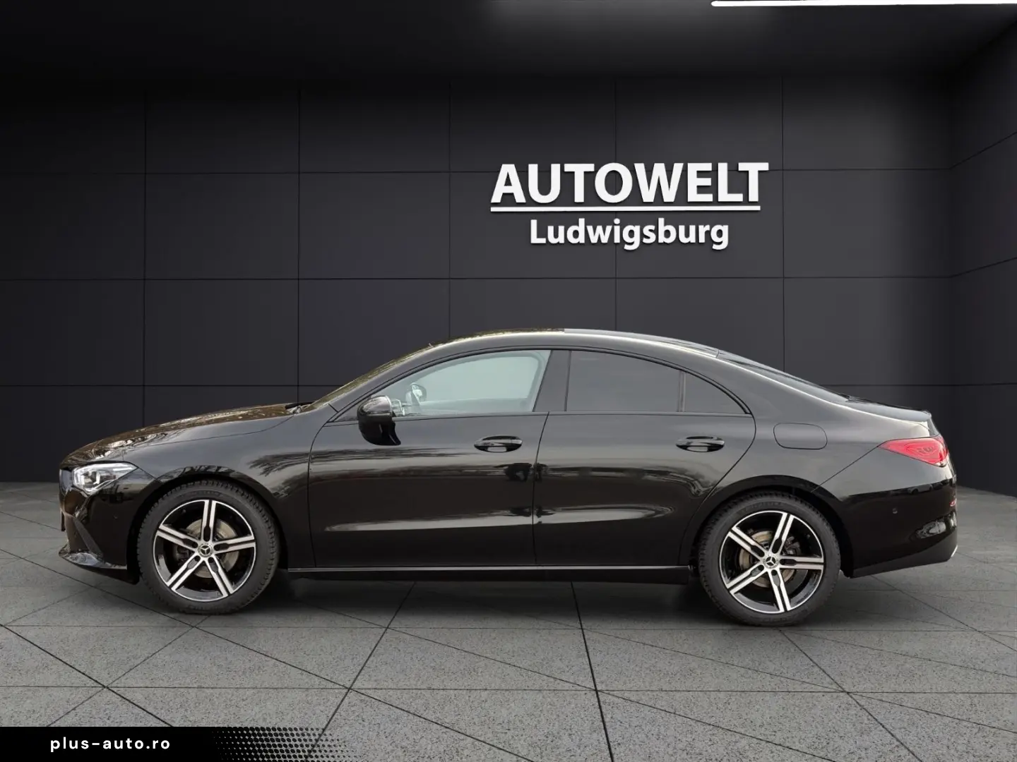 MERCEDES-BENZ CLA 180 Progressive