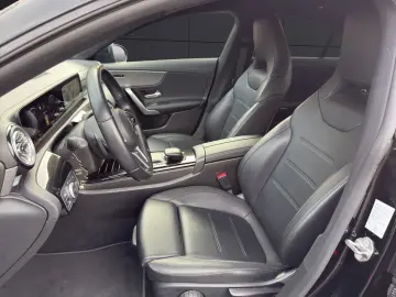 MERCEDES-BENZ CLA 180 Progressive