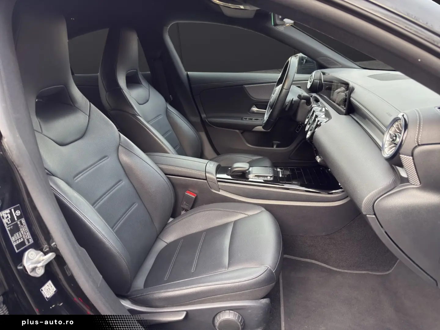 MERCEDES-BENZ CLA 180 Progressive