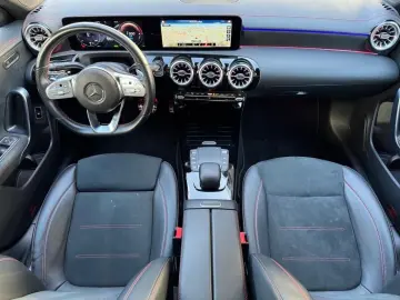 MERCEDES-BENZ CLA 250 e AMG