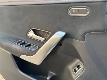 MERCEDES-BENZ CLA 250 e AMG