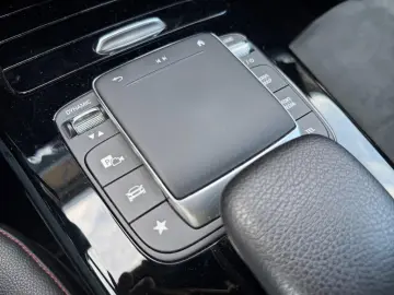 MERCEDES-BENZ CLA 250 e AMG