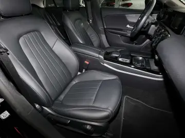 MERCEDES-BENZ CLA 250 e Coupé